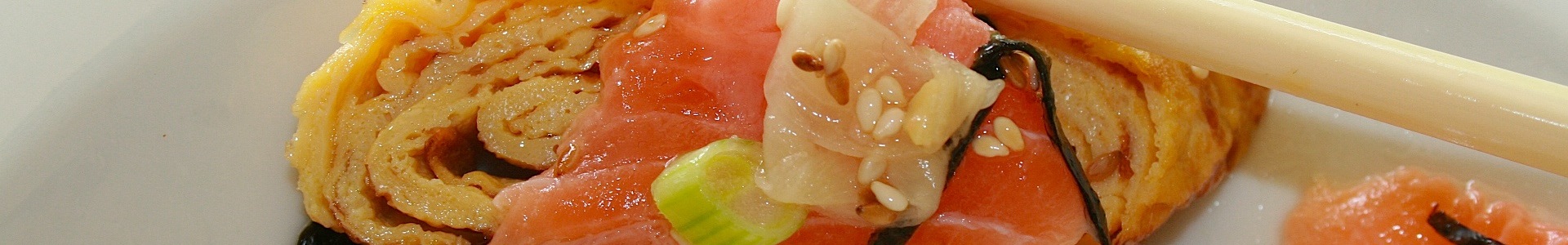 Тамагоякі з маринованим лососем