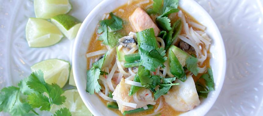 Тайський суп з лососем та тріскою