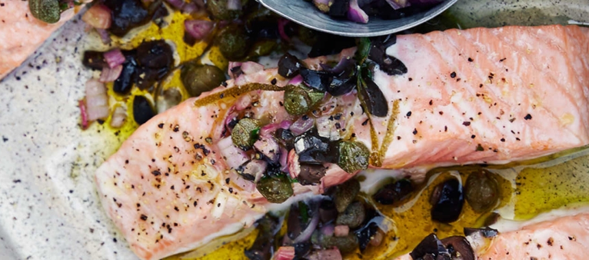 Запечений лосось з оливками та різотто з фенхелем